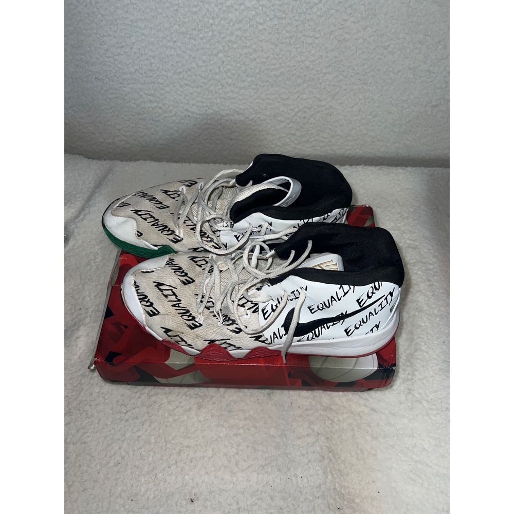 Nike Kyrie 4 BHM Equality White Black Multi Color‎ AQ9231-900 Mens 12 Basketball